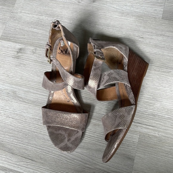 Sofft Mauldin Strappy Wedge Leather Sandal Snake Print Metallic Size 10 - Picture 2 of 9